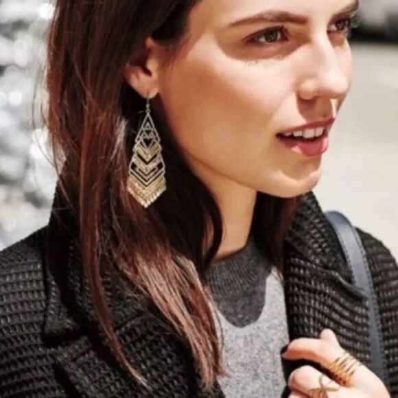 stella & dotโ~ horizon statement earrings ~ pave crystal gold chandeliers - Picture 2 of 7